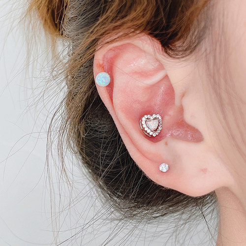 日韩女3爱心欧珀耳窝大钻