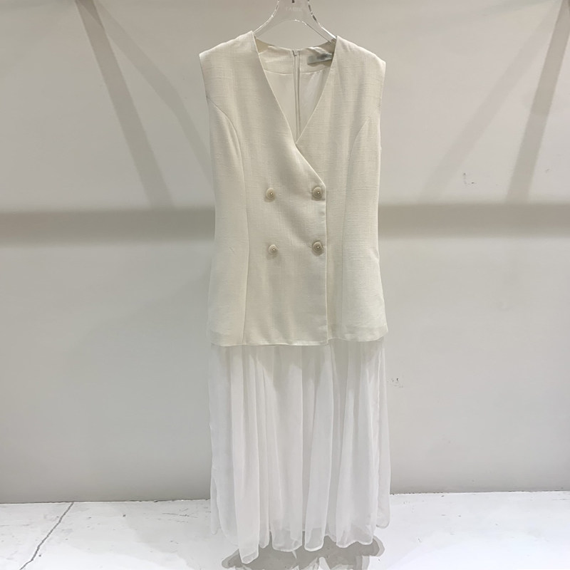 无袖V领背心连衣裙女2026年夏休闲百搭双排扣马甲网纱拼接假两件