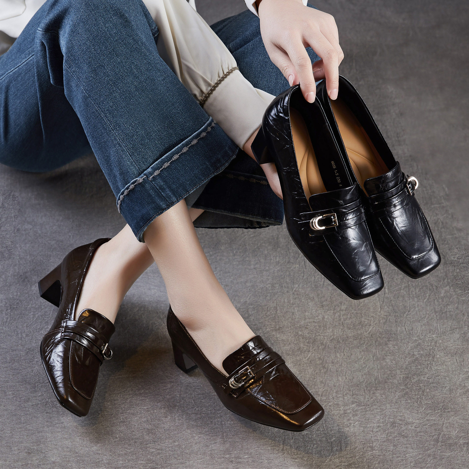 2026春新款法式皮带扣小皮鞋女士牛皮乐福鞋通勤轻奢方头粗跟单鞋