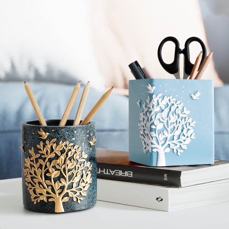 清新书房办公桌教师节礼品笔筒