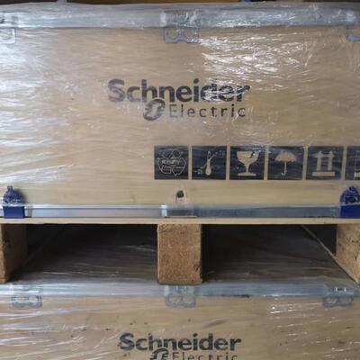 施耐德变频器Altivar61F   ATV61FHD37N4Z   37KW  380V 全新询价