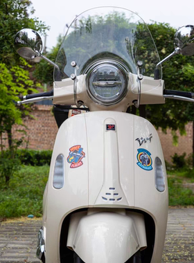 适用大阳VRF150专用风挡改装挡风进口挡风玻璃DY150T-39前挡风板