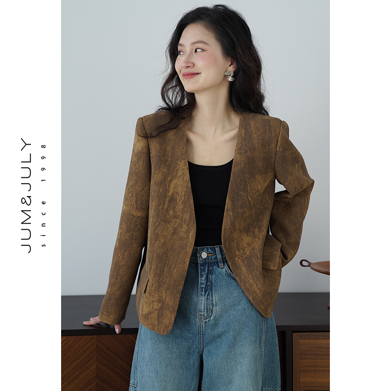 嘉茱莉无扣V领短款西装外套女2025春季新款小个子设计感小西服