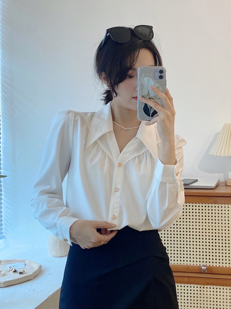 白色长袖港味气质法式复古设计感小众chic通勤白色女衬衫上衣