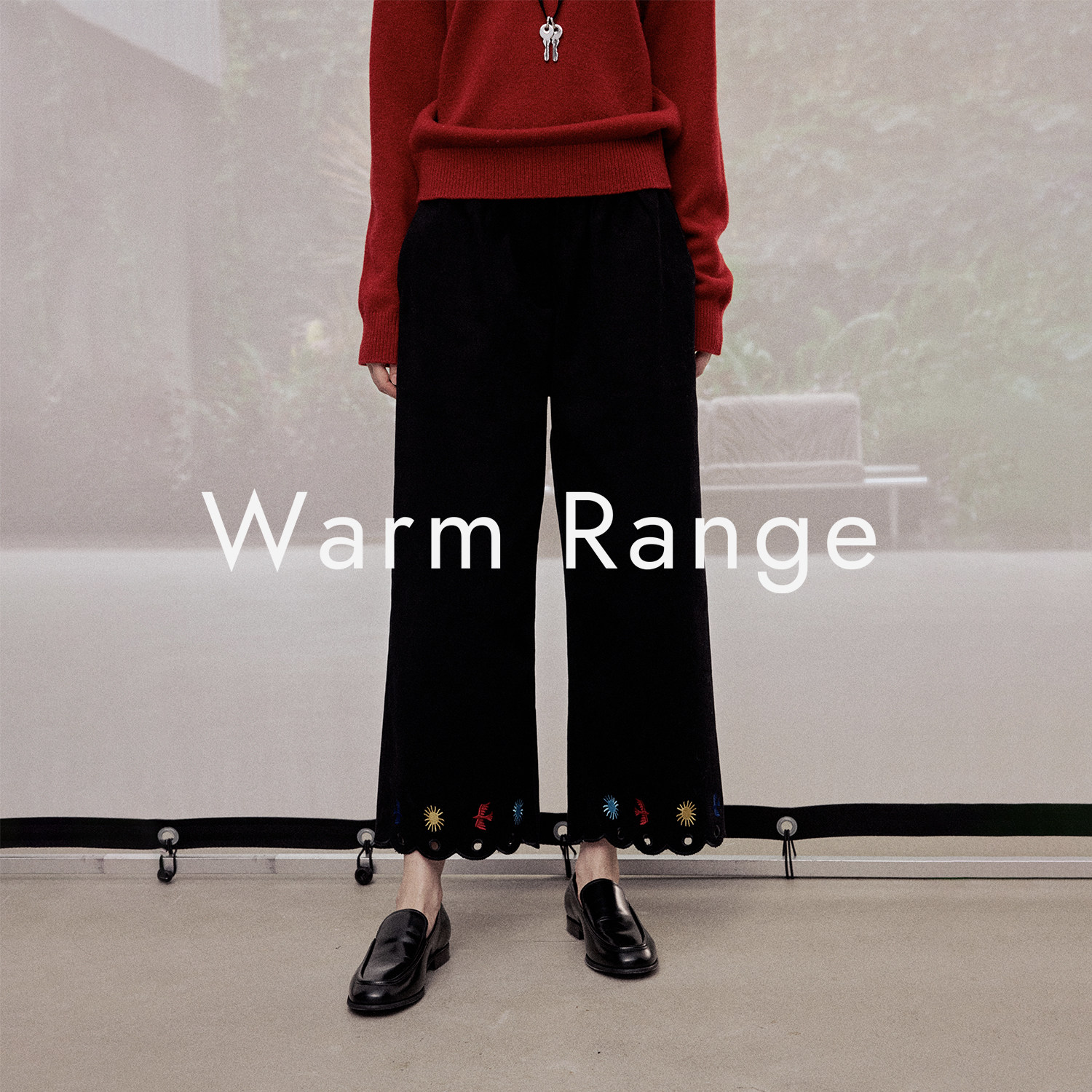 Warm Range 黑色刺绣加绒九分裤女秋冬松紧腰镂空花边休闲裤