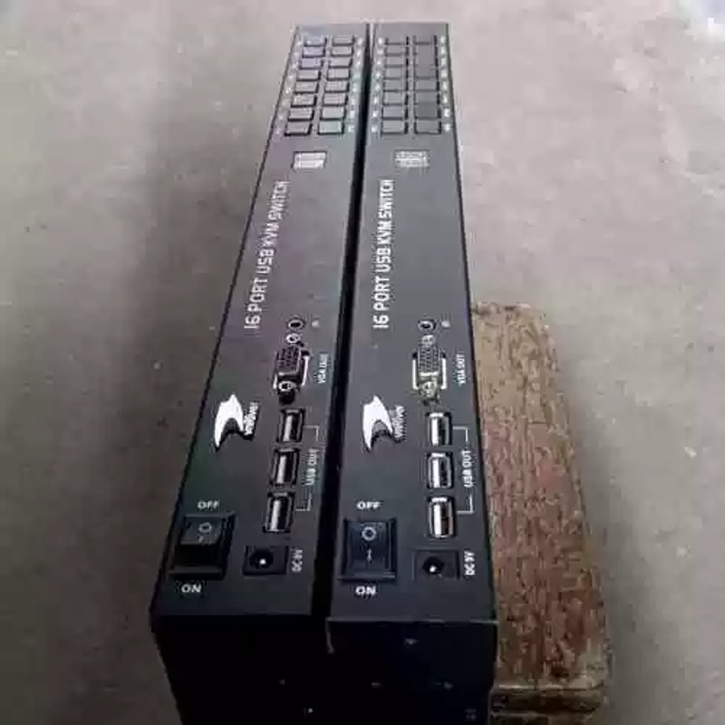 议价KVM切换器16口VGA 来的，成色如图，通电，