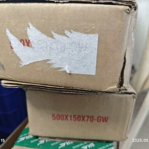 议价丝杆，未使用，包装完整。7F0057，460MM长，