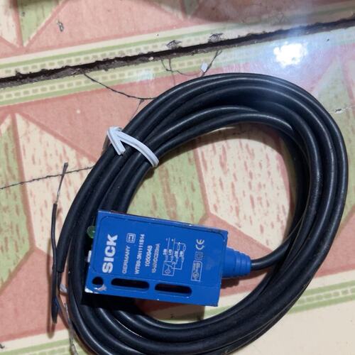 议价WTB9-3N111S14背景抑制型光电开关，德