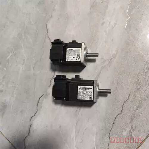 议价HF-KP053 伺服马达 50w一个，HF-MP13有一维修