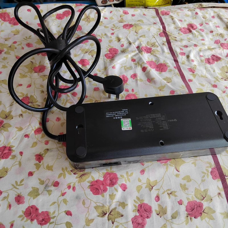 议价公牛插座 拖线板 GN-H306U 抗电涌 6插位+2USB