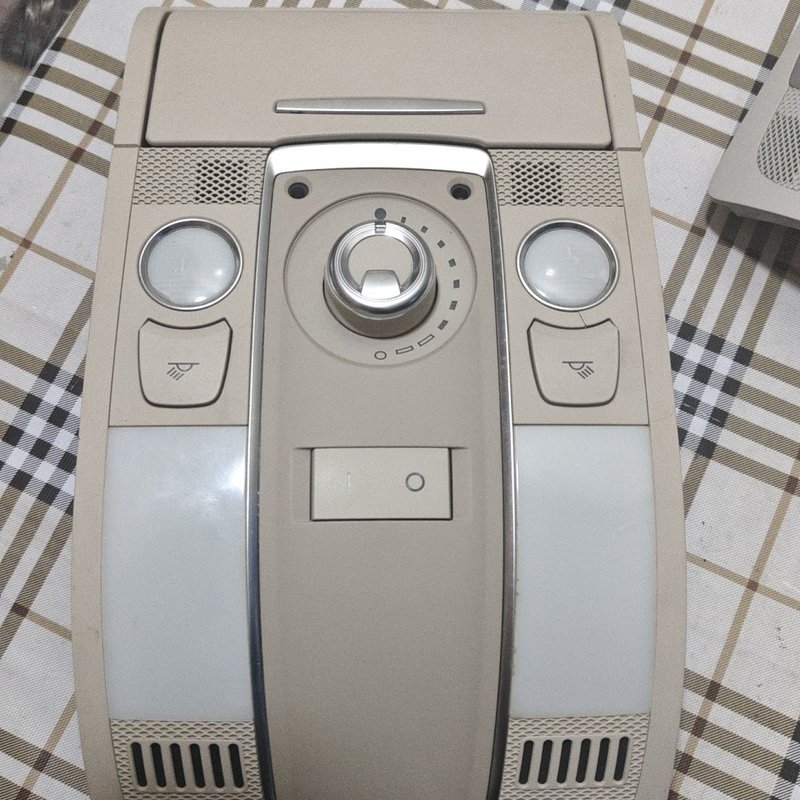 议价奥迪A6L C6天窗开关+顶灯阅读灯总成,拆车件,型号4