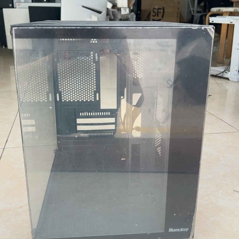 议价航嘉海景房机箱,黑色侧透款,支持MATX主板,空间大,风扇位