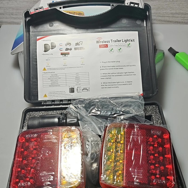 议价20LED无线拖车挂车尾灯信号灯12V-24V可充电圆角方形