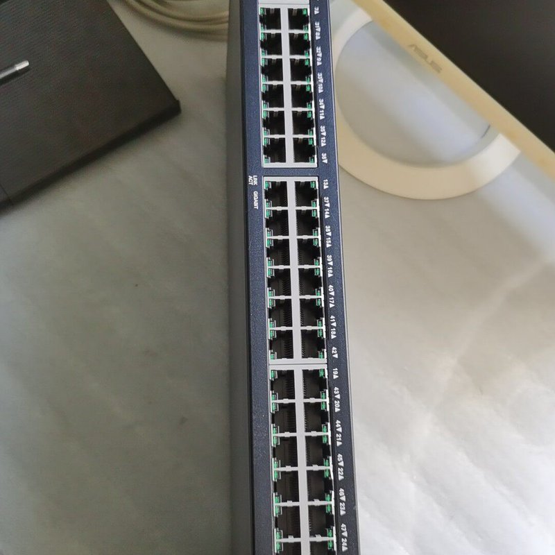 议价一台Cisco SG200-50 50端口千兆智能交换机，