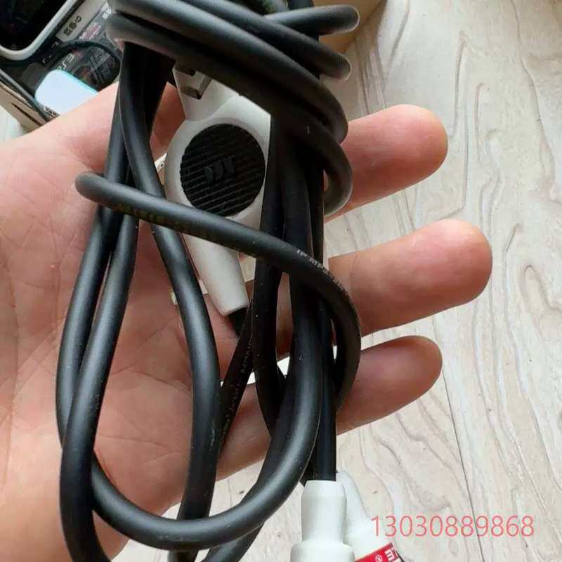 议价可维修Monster魔声音频线，带RCA卡侬头，线材