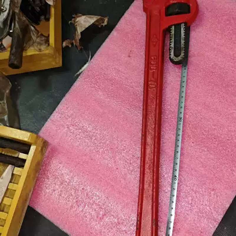 议价70年代沪工管钳一个,步队库存货,重近6斤品相如图,长