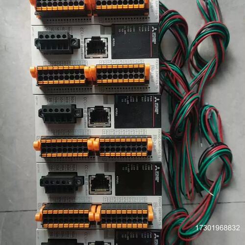 议价FX5UC-32MT/DS-TS，成色充新，功能包好，配电源 可维修！