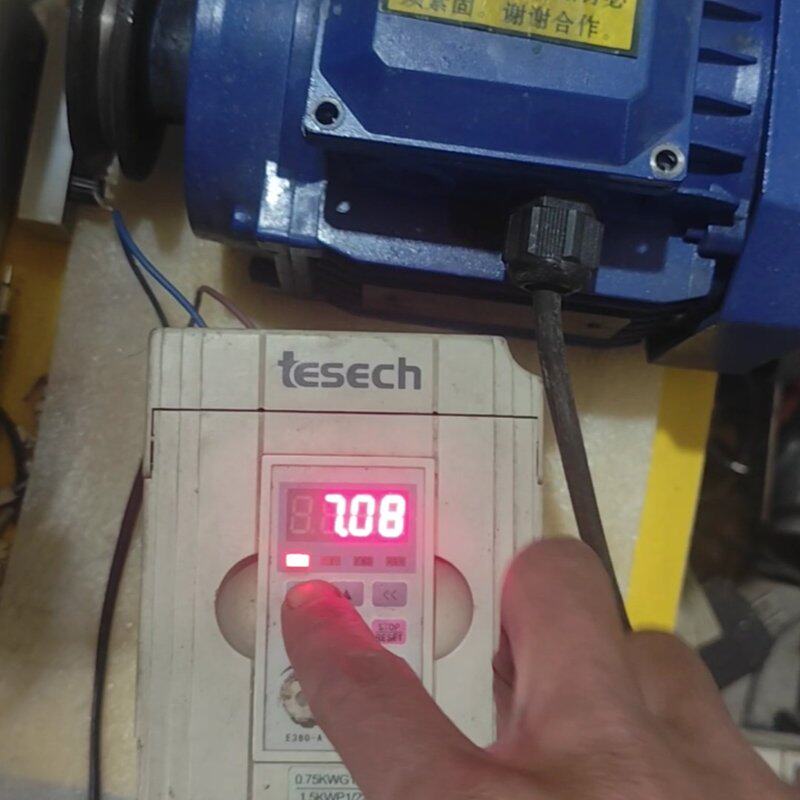 议价台创变频器，0.75KW/220V