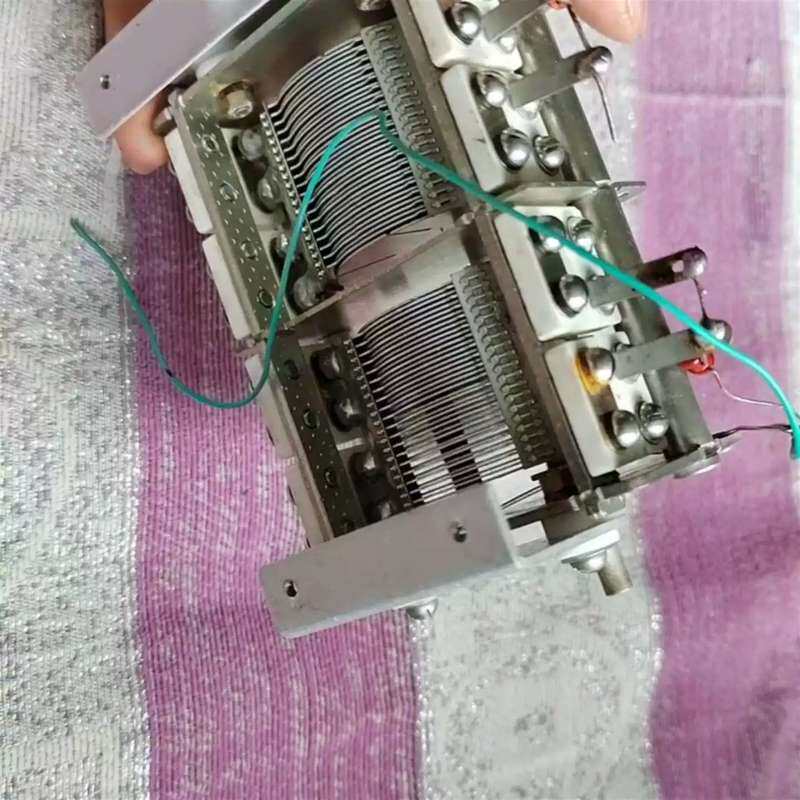 议价老设备双联空气可变电容，容量未知，无
