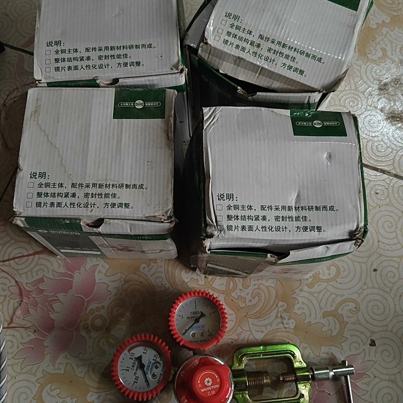 议价沃尔顿乙炔减压表,五个,,配件齐全。