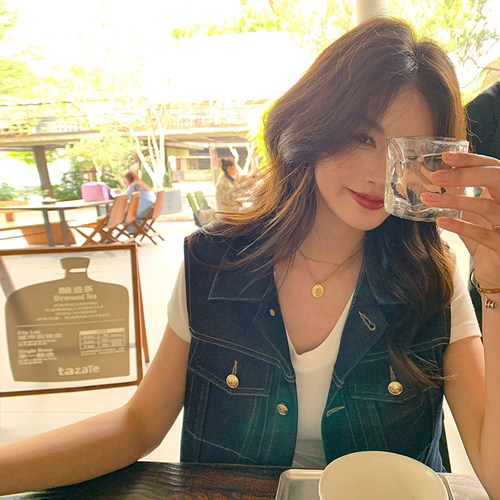 bigyu【415上新限时95折】时尚减龄~帅气牛仔深蓝色无袖短款马甲