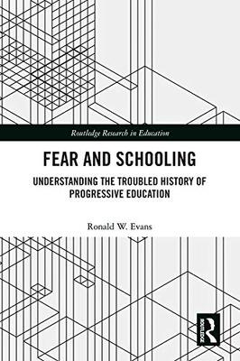 预售 按需印刷 Fear and Schooling