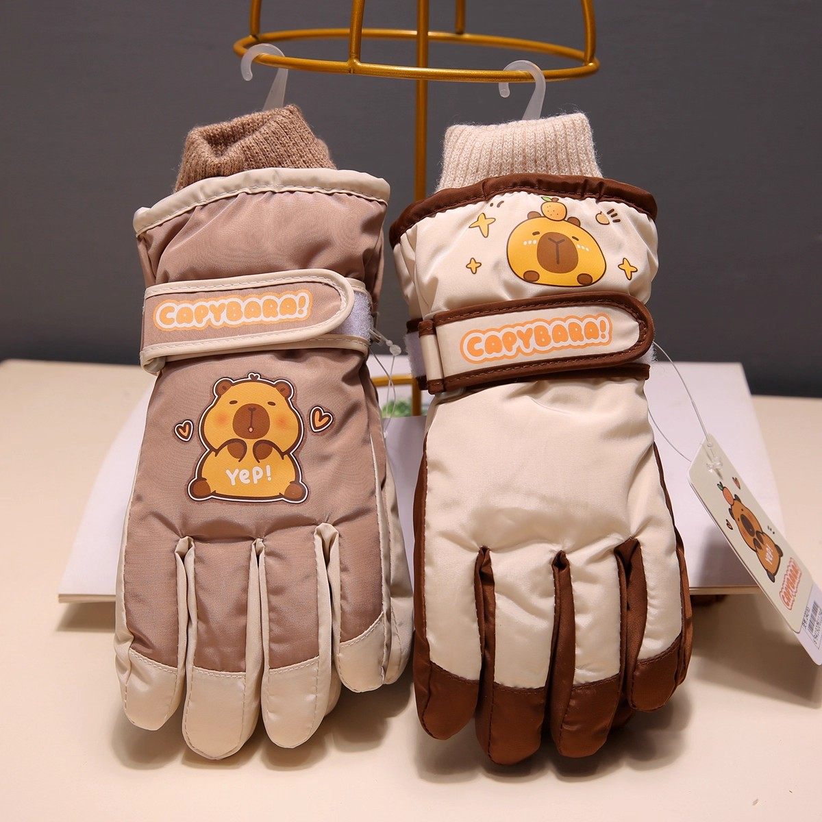 卡皮巴拉儿童滑雪手套男童冬季保暖防寒加绒加厚女童五指防水防滑