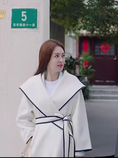 秦岚商场同款秋冬新款毛呢白色大衣女短款时尚撞色洋气潮牌