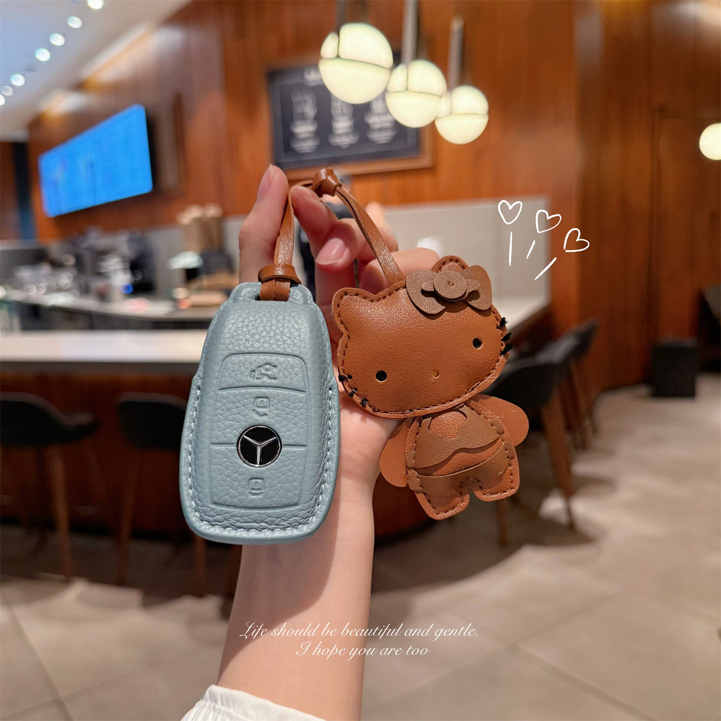 适用奔驰新E级钥匙套车C级扣C260L壳E300L包GLC300女26款kitty