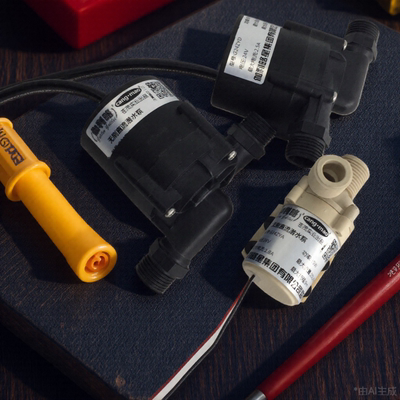 12伏直流小水泵迷你抽水泵用电池的微型水泵用电池的水泵