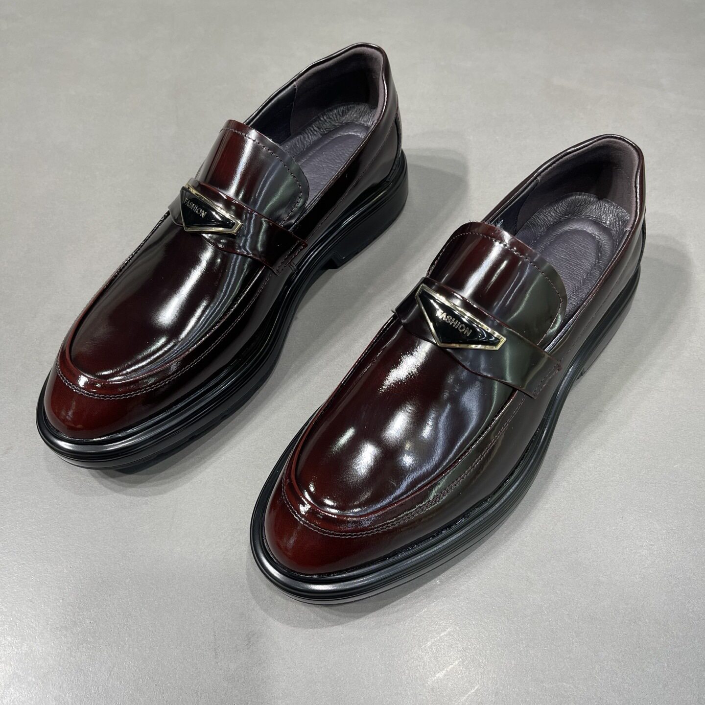 海丽男鞋夏天一脚蹬厚底休闲鞋舒适透气亮面夜店牛皮发型师潮皮鞋