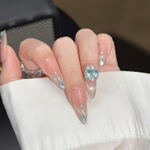 【Lilynail半盏烟雨】手工穿戴甲2026新款裸色冰透指甲贴蓝钻美甲