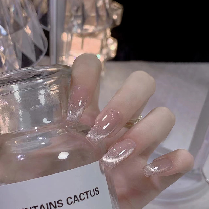 Lilynail轻奢玲珑猫眼手工穿戴甲高级感定制春季新款显白美甲贴片