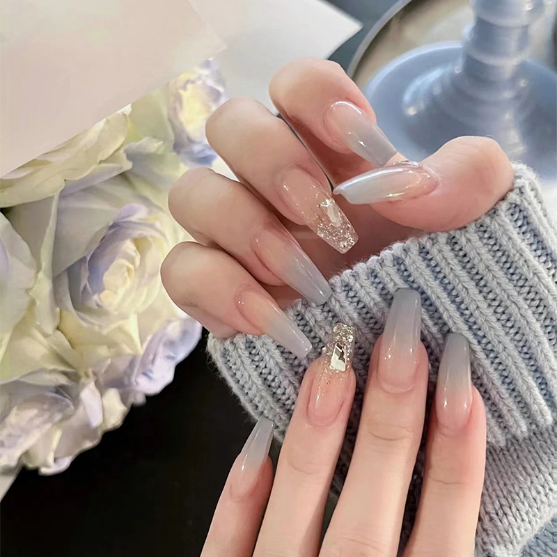 lilynail灰蓝渐变香槟碎钻穿戴甲