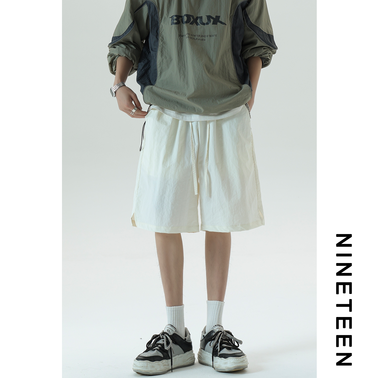 情侣纯色简约运动短裤宽松