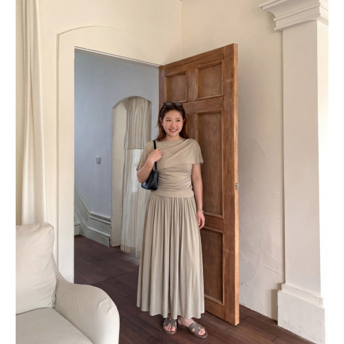 Q了个T大码女装微胖mm夏季上衣半身裙套装遮肉显瘦巨好看绝美套装