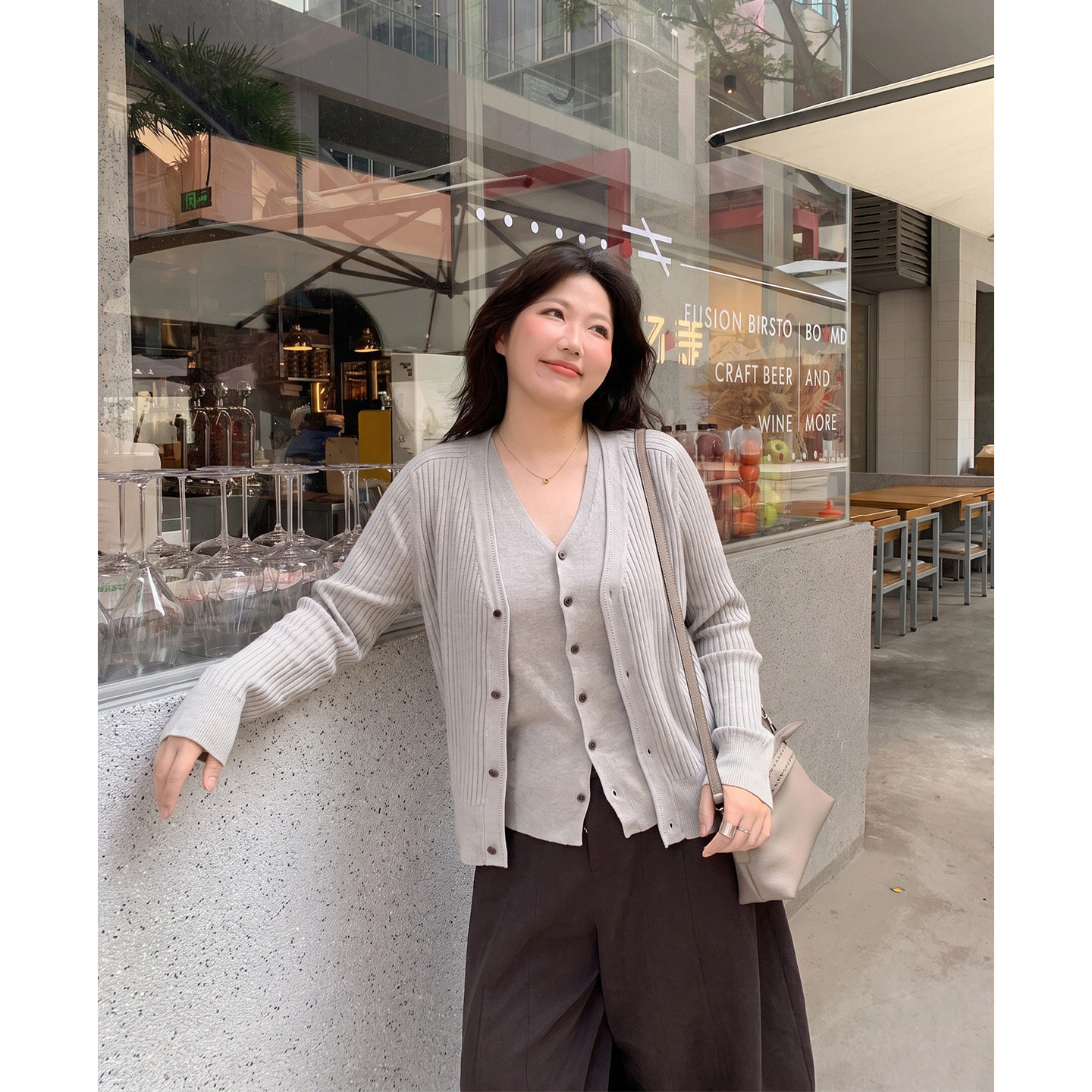 Q了个T秋季大码女装大方得体胖mm假两件针织开衫轻熟高知穿搭微胖