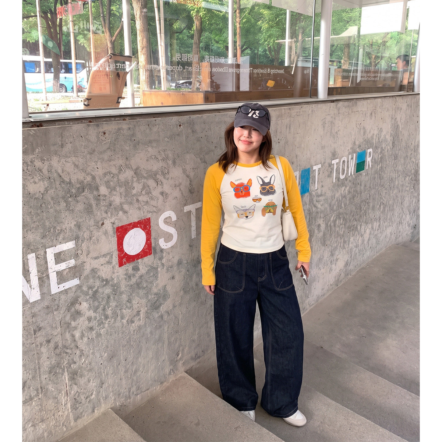 Q了个T大码女装秋季新款微胖mm黄白插肩袖显瘦动物印花长袖