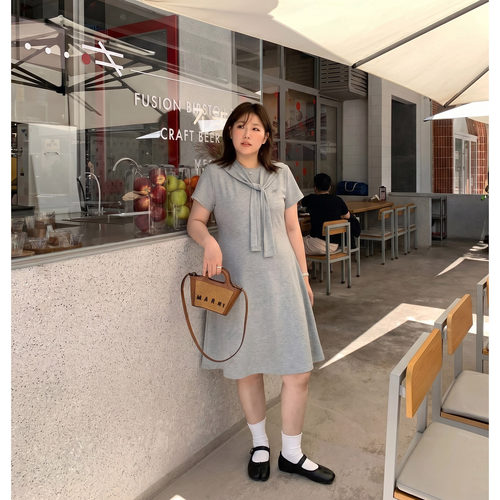 Q了个T大码女装微胖mm韩系巨好看显瘦大方得体绝美超火连衣裙