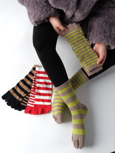 内田个性条纹AB不对称潮女网红纯棉五指袜舒适中筒百搭外穿学院风