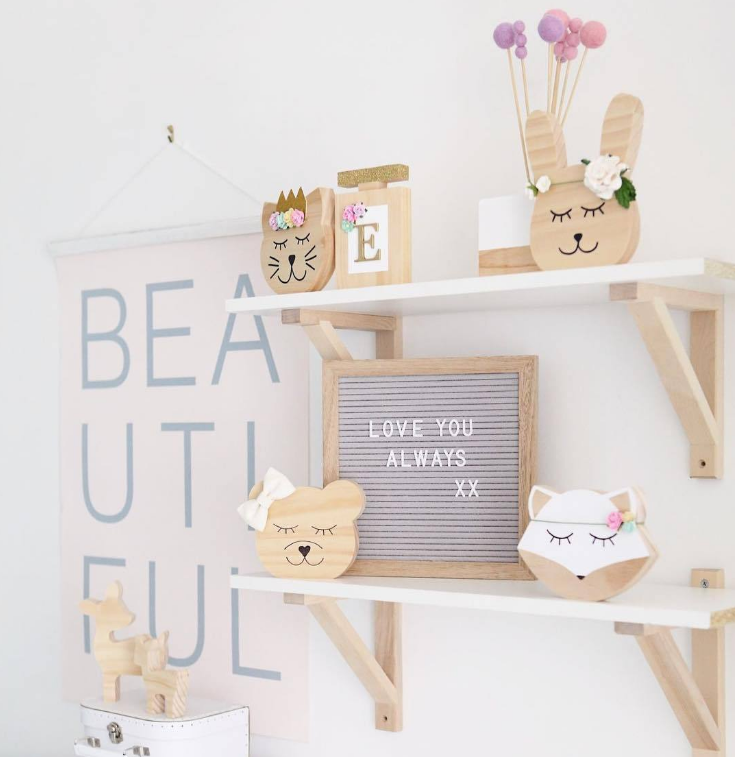 INS爆款北欧风简易三角实木置物架儿童房隔板装饰墙面搁板书架