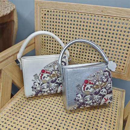 天猫店卖699元真皮包包四川熊猫旅游文化油蜡牛皮戴妃斜挎女士包