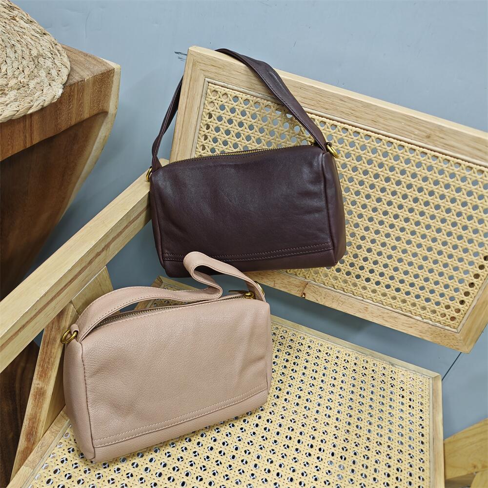 2025新款真皮软皮秋冬女士小方包