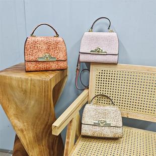 外贸出口牛皮2025新款 真皮女包品牌尾货捡漏宽肩带手提妈妈贝壳包