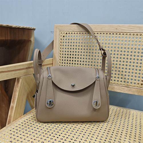 斜挎大包真皮时尚百搭大容量女包