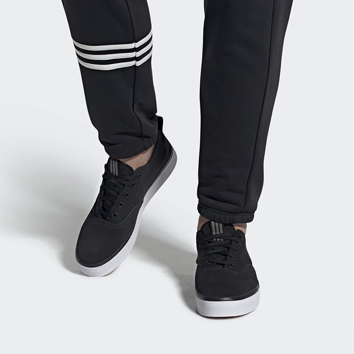 Adidas/阿迪达斯正品秋季新款男子时尚百搭休闲运动板鞋 EG1624