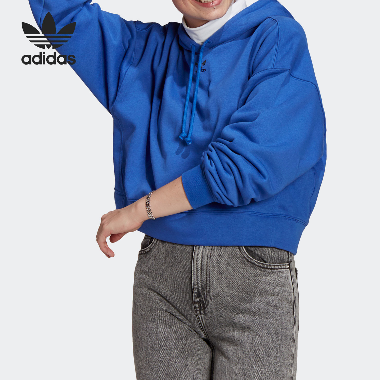 阿迪达斯女子短款连帽衫