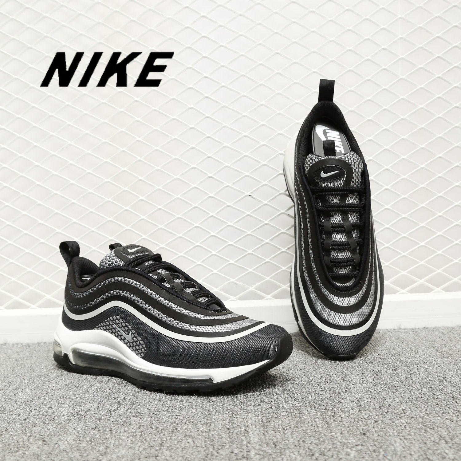 耐克AirMax女子跑步鞋
