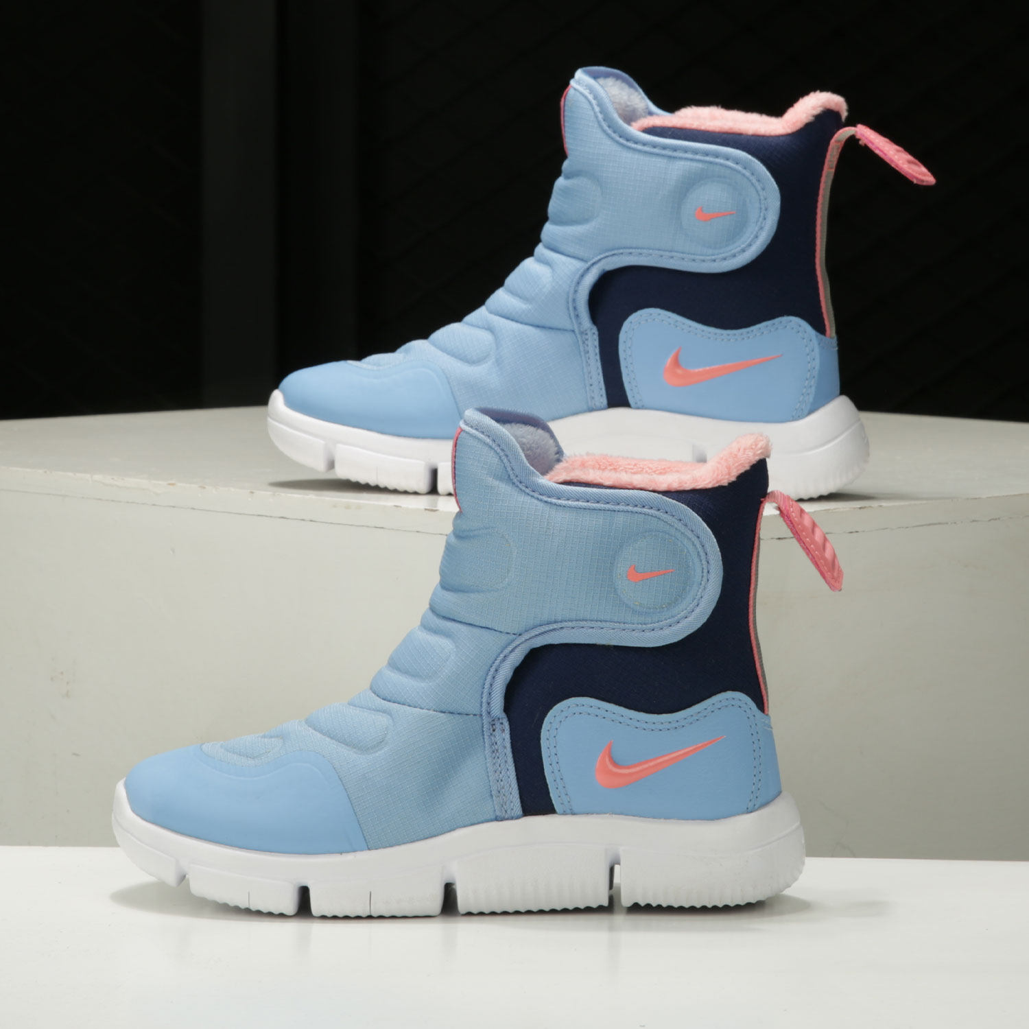 耐克儿童保暖加绒运动雪地靴