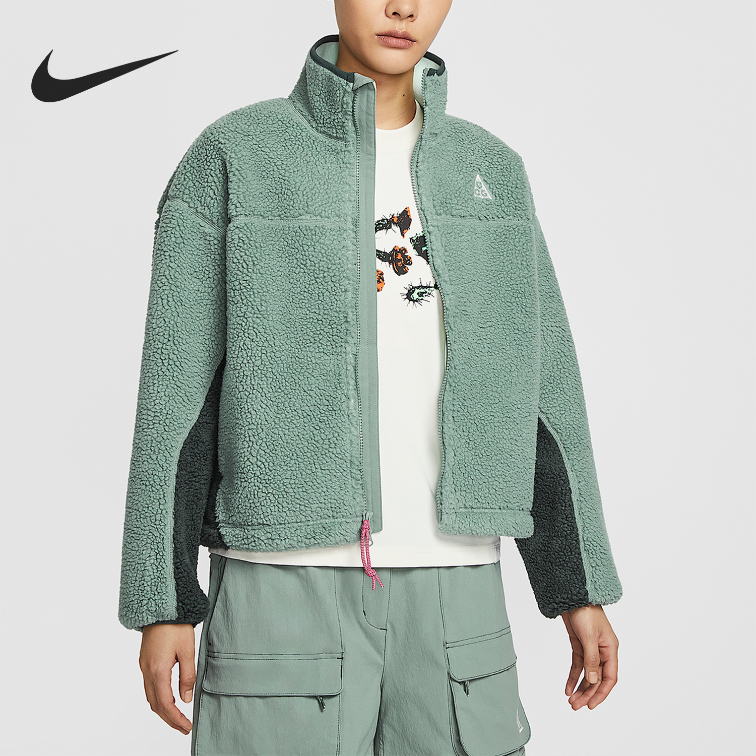 耐克女士厚实舒适保暖外套